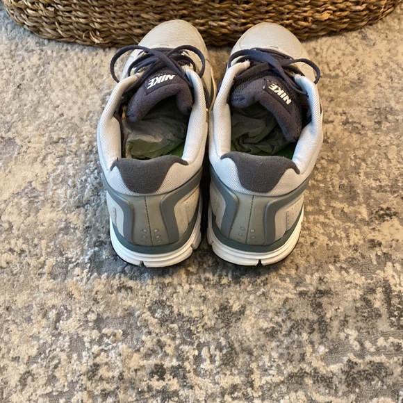 Women’s Nike Lunarglide+ 2. Size 11. - Picture 3 of 5